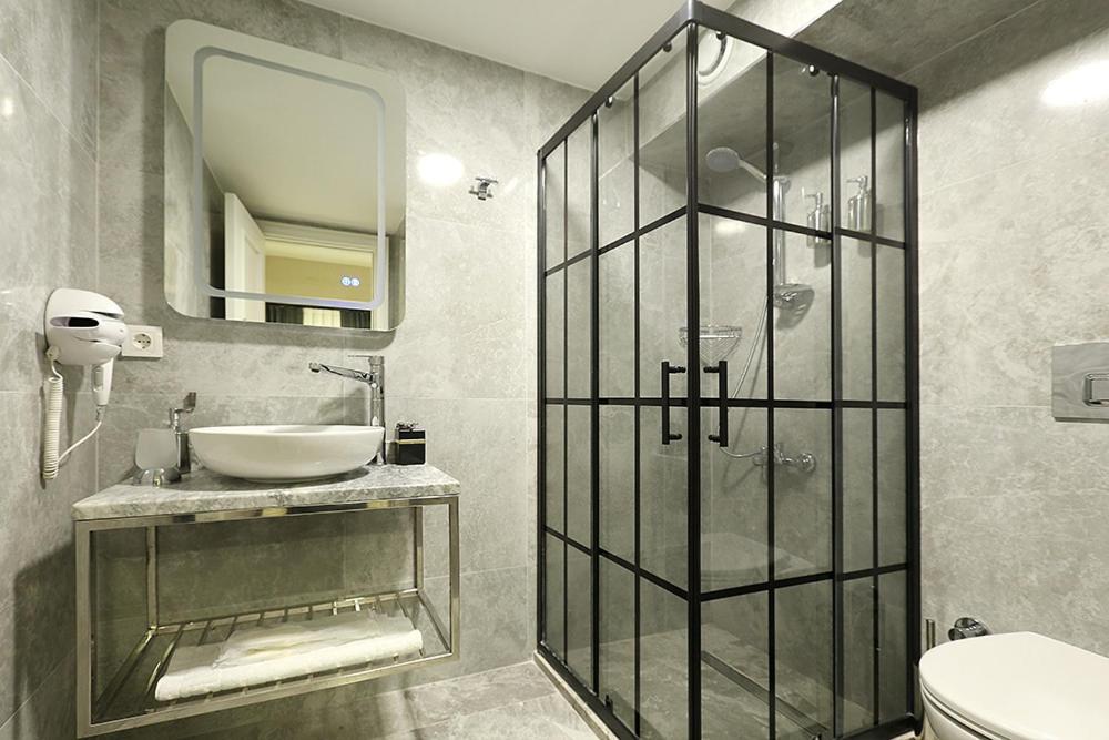 Moss Aparthotel 4*